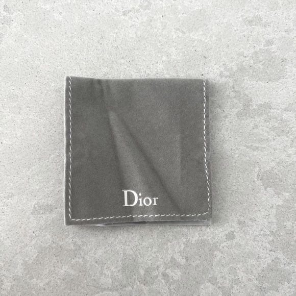 DIOR Oblique Pendant Necklace - Picture 7 of 7